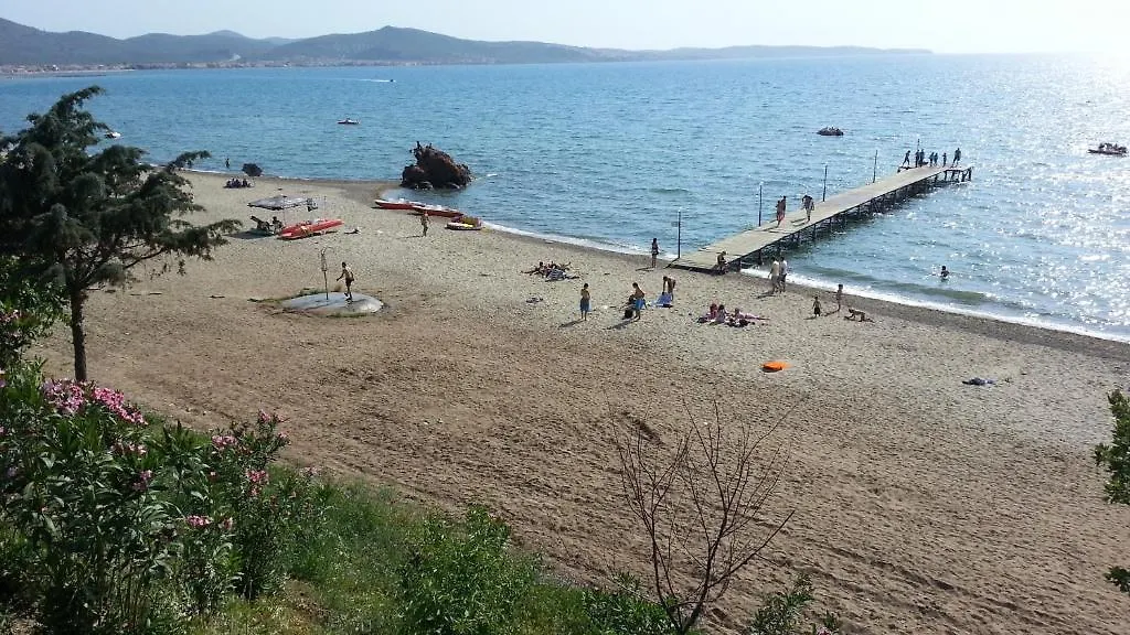Cicek Aile Pansiyonu Burhaniye Turkey