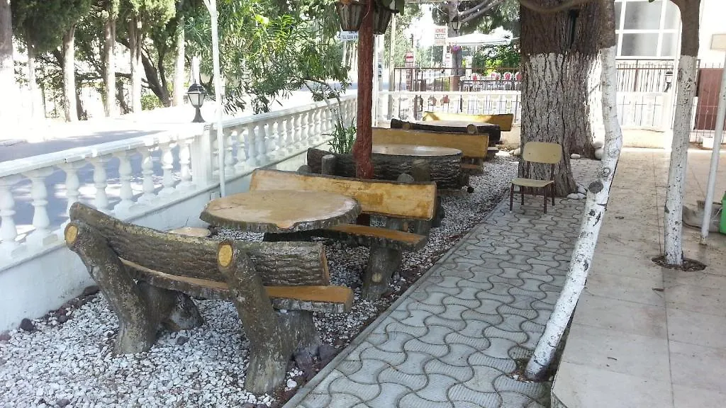 Guest house Cicek Aile Pansiyonu Burhaniye Turkey