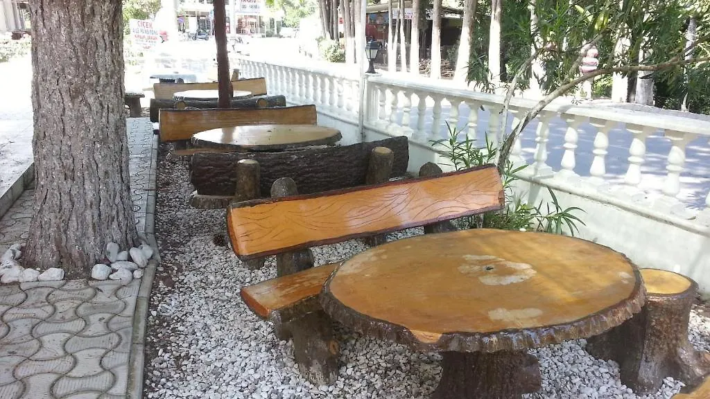 Guest house Cicek Aile Pansiyonu Burhaniye