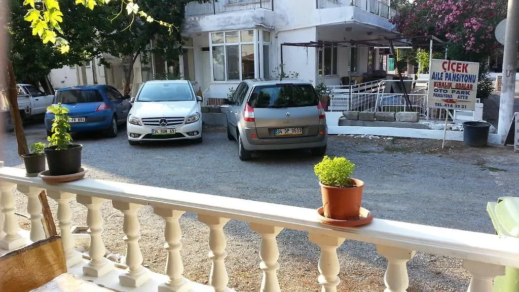 Cicek Aile Pansiyonu Burhaniye Guest house